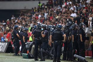 效率5年最低！西媒：丢掉金球后维尼持续走低，17场未进球（五年最差表现！西媒：金球失意后维尼状态走低，17战颗粒无收）