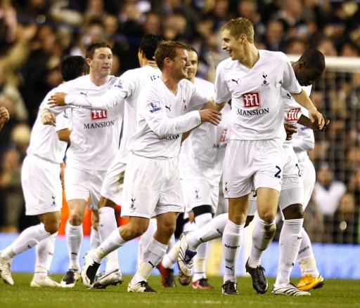 拜仁积极追求梅努，欲将其打造成欧冠核心，但曼联与意甲球队争夺，形势激烈。