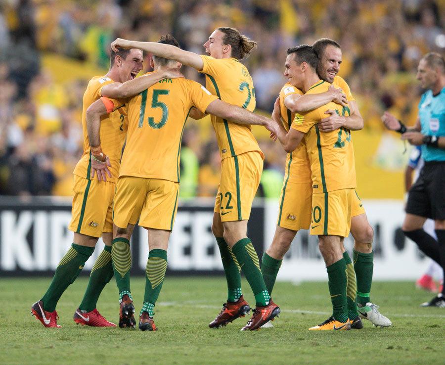 4场贡献3球3助，亚马尔当选西甲11月最佳球员（亚马尔4场斩获3球3助，加冕西甲11月最佳球员）