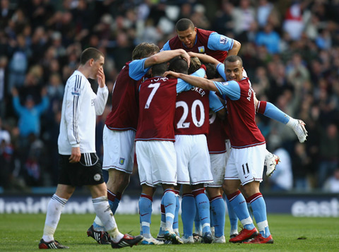 西班牙足协宣传反家暴：面对家庭暴力，直接出示红牌