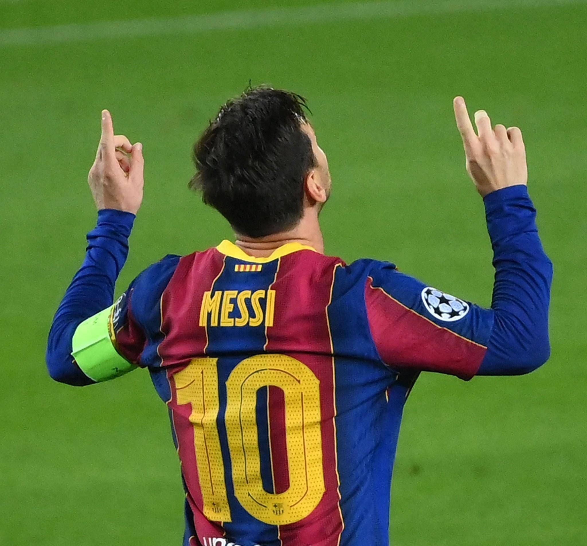 意甲半场：埃克勒卡姆远射造险，那不勒斯暂0-0乌迪内斯（意甲半场战报：埃克勒卡姆远射制造险情，那不勒斯暂与乌迪内斯0-0）