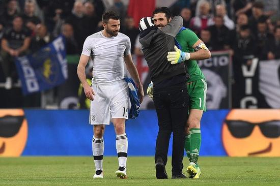 半场战报：国米0-0米兰，劳塔罗、阿切尔比中柱