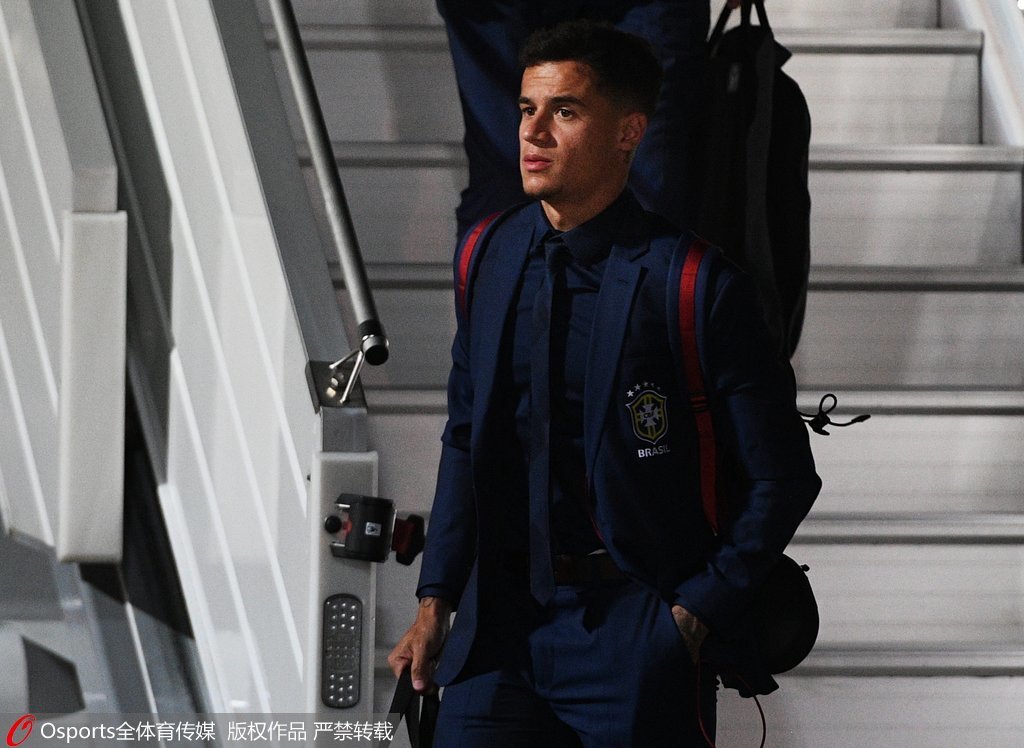 暗示续约还是离队？刘洋晒与瓦科互换球衣照片