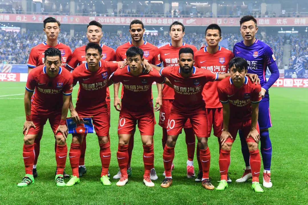 执法有温度，马宁在点球大战结束后，安慰南通队失点队员