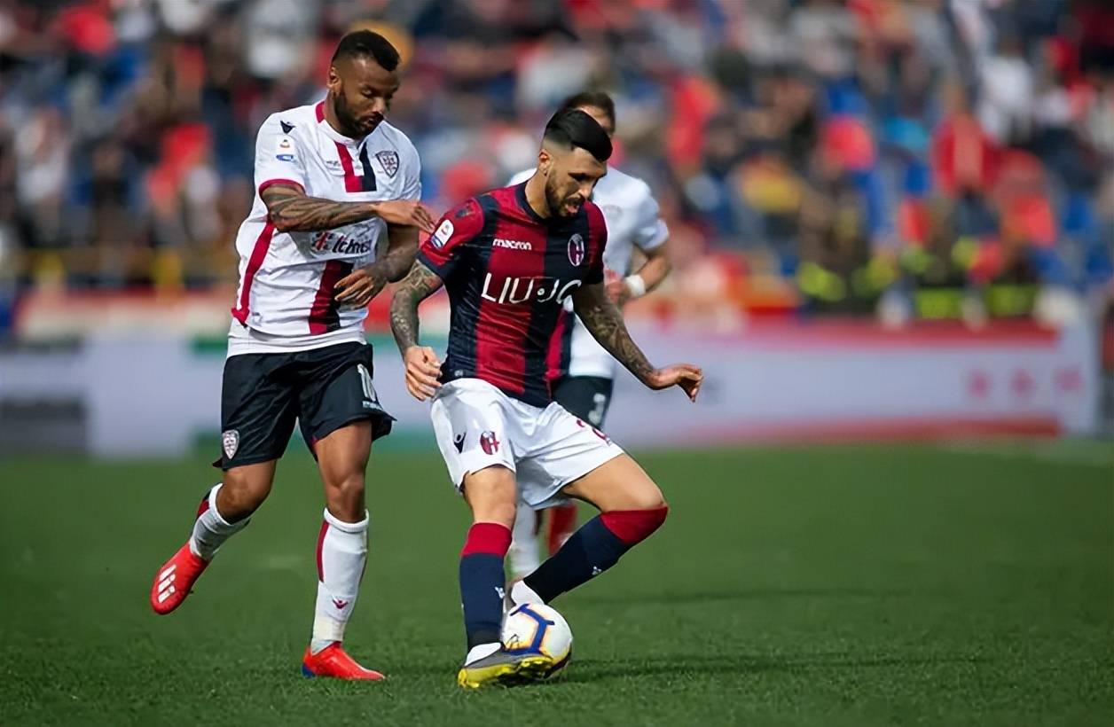 皇马信任18岁天才马斯坦托诺，罗马诺盛赞其未来潜力（18岁新星马斯坦托诺获皇马信赖，罗马诺称其潜力无限）