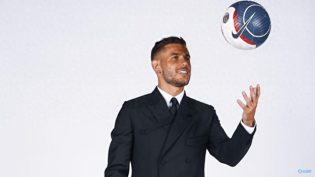 错失绝平机会，帕罗特补时阶段勺子点球打飞