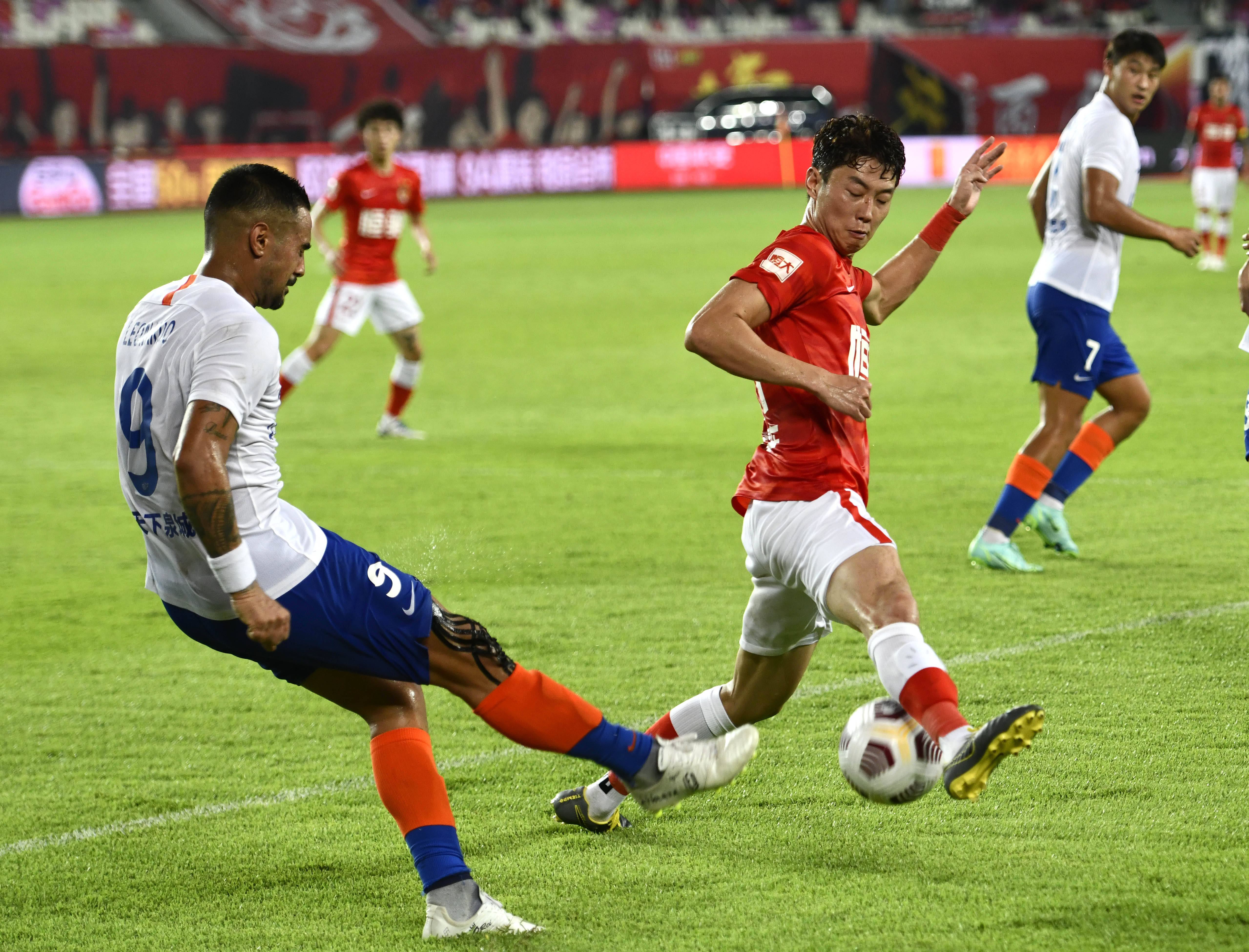 里沙利松晒AI制作孙兴慜雕像图，并艾特热刺官方“请安排”